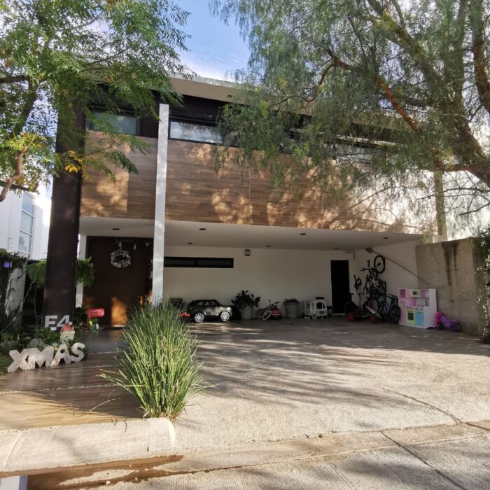 WhatsApp Image 2024-12-11 at 9.37.32 PM (4)