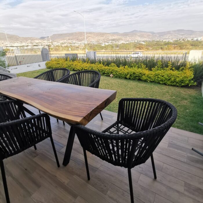 WhatsApp Image 2024-12-11 at 9.37.36 PM (2)